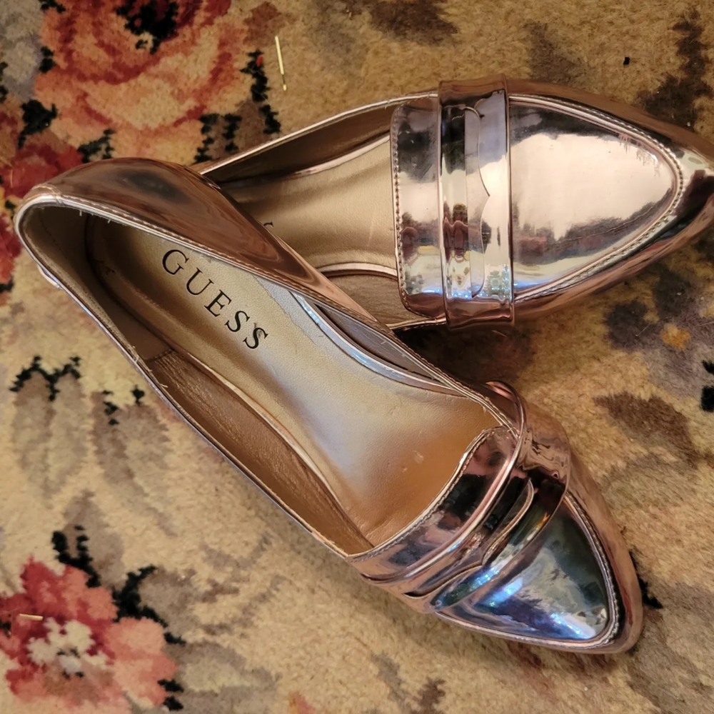 Metallic Pink Guess Flats